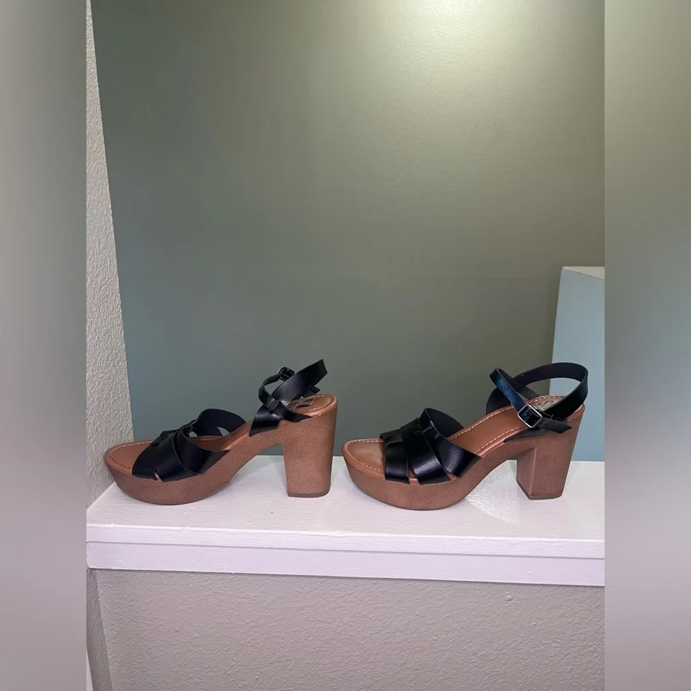 SM New York Black Platform Sandals Chunky Heel Strappy 90s Y2K Size 8.5